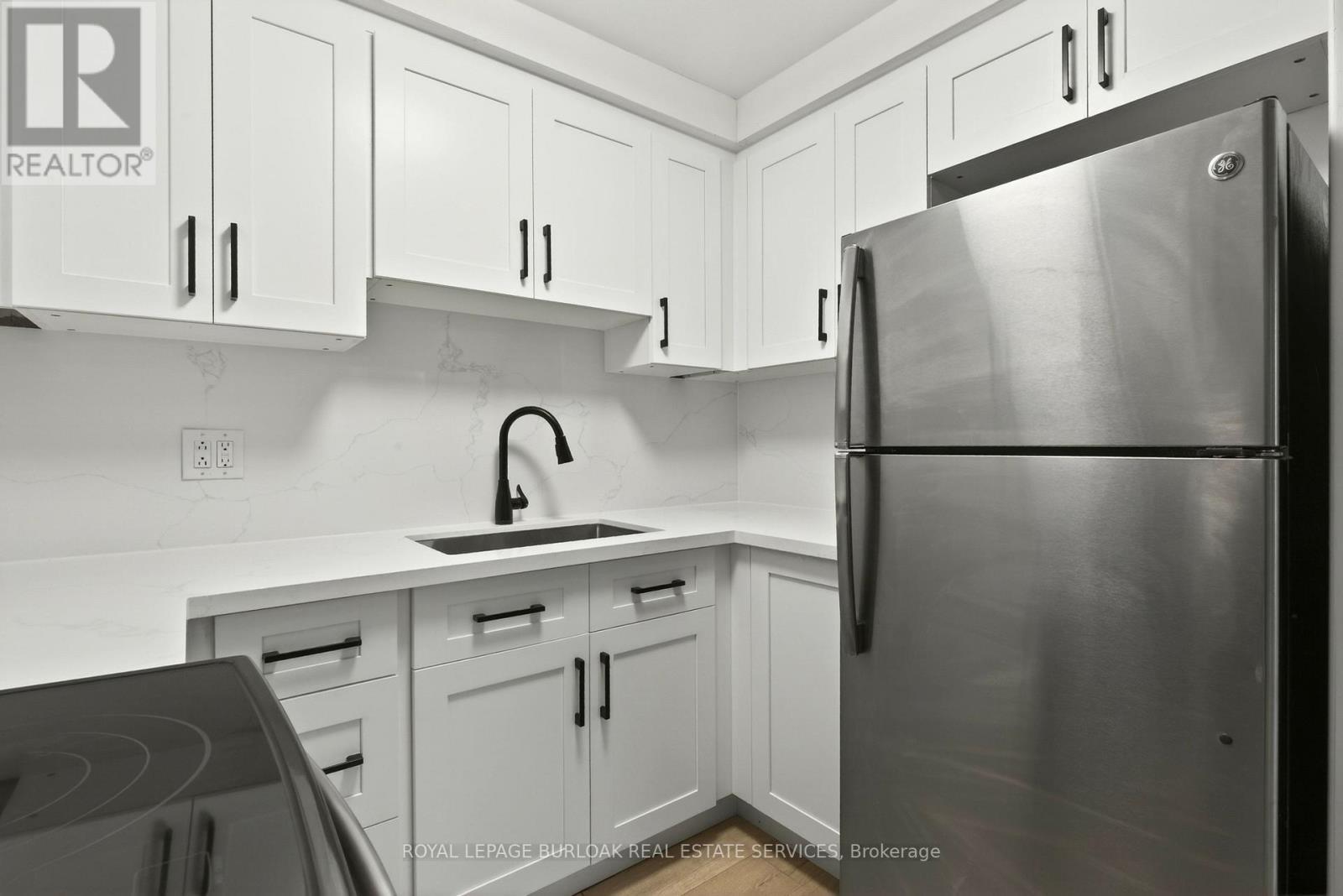1012 North Shore Boulevard E, Burlington, ON
