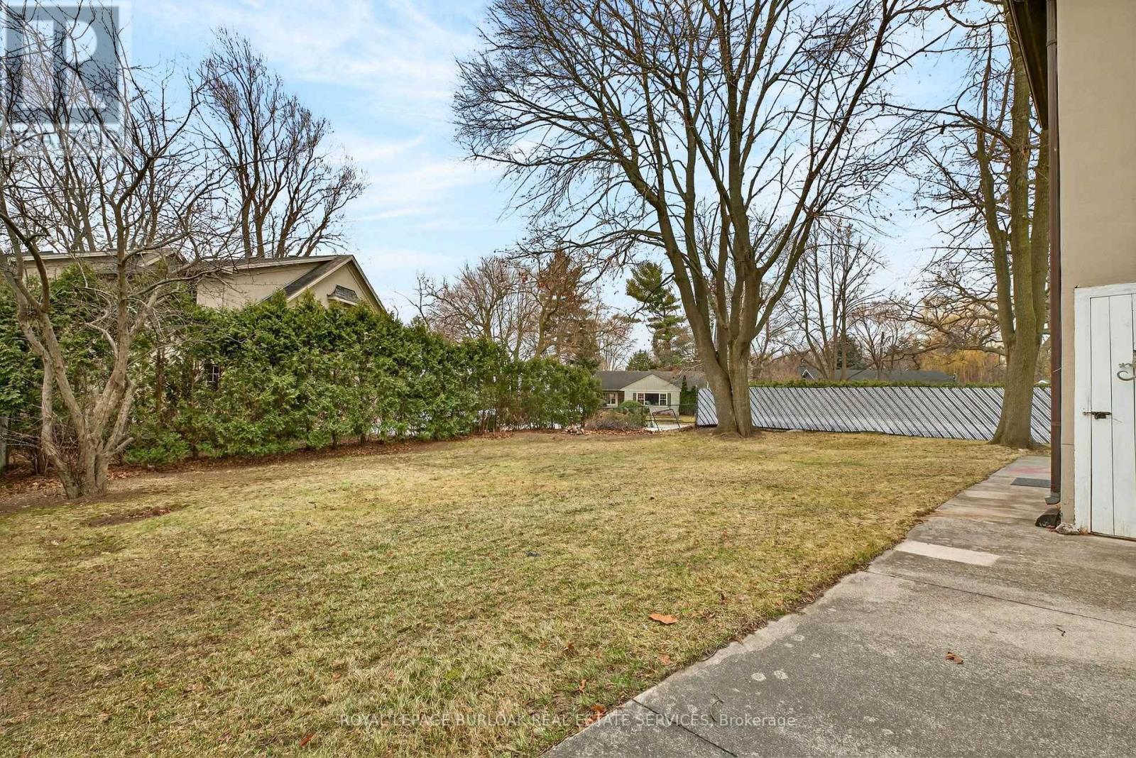 1012 North Shore Boulevard E, Burlington, ON
