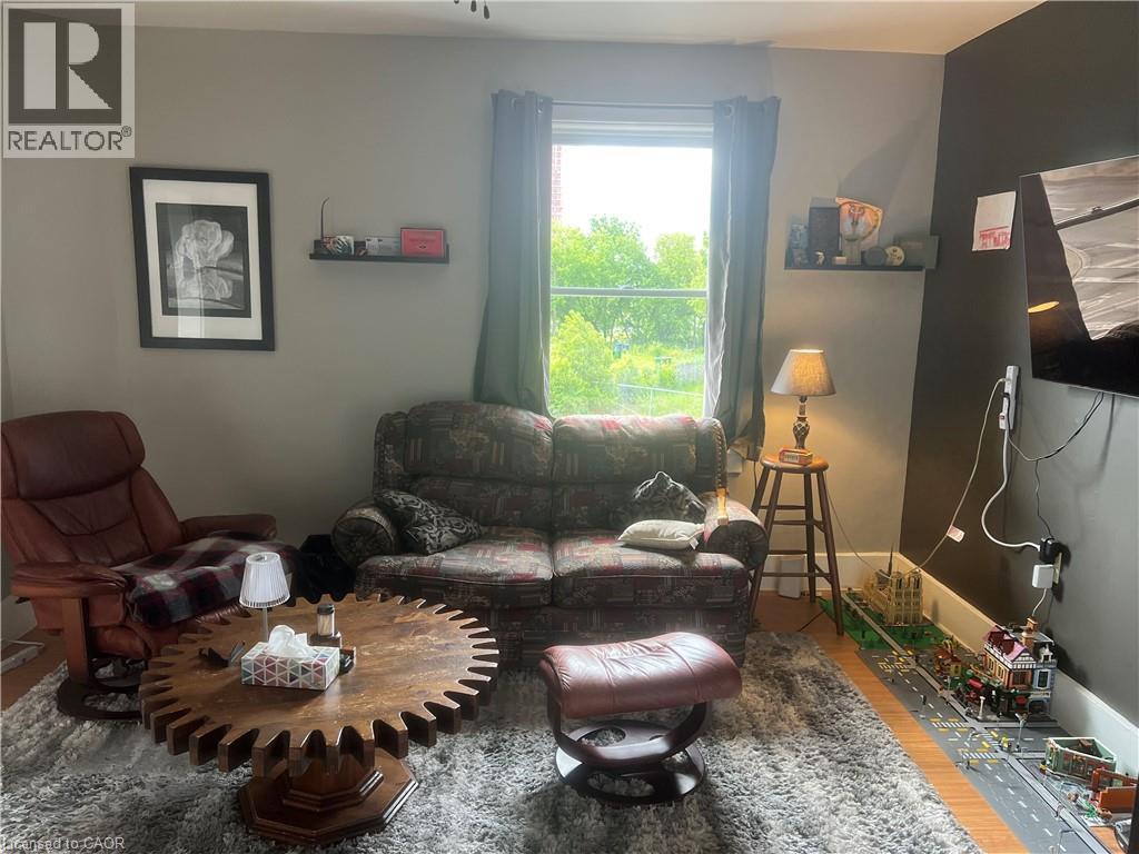 745 King Street E, Kitchener, ON