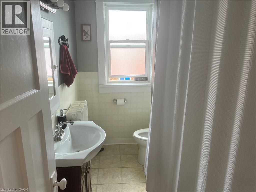745 King Street E, Kitchener, ON