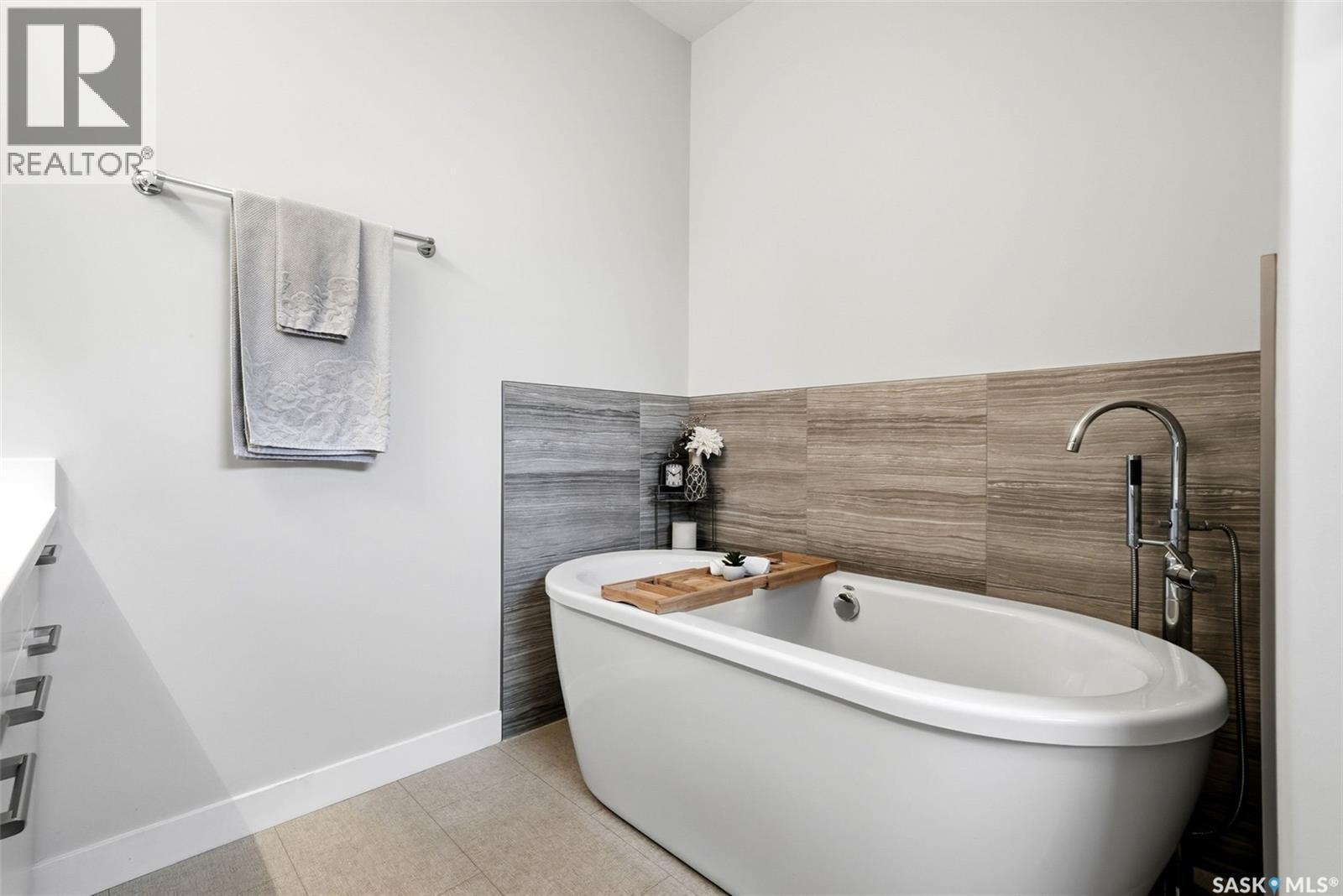 4929 Green Brooks Way E, Regina, SK