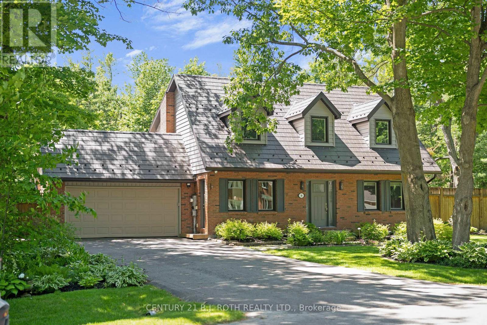 16 Spence Avenue, Springwater, ON