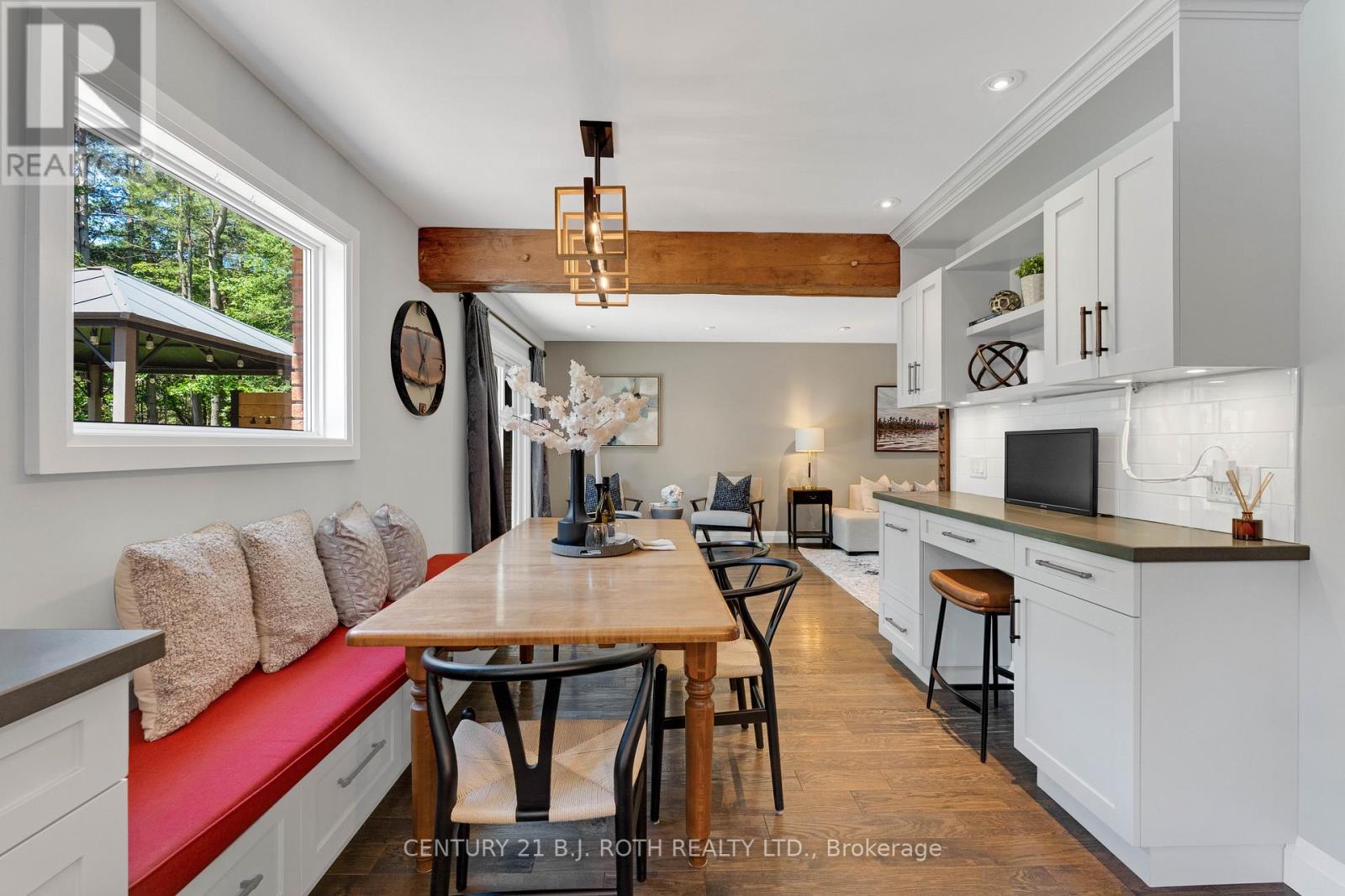 16 Spence Avenue, Springwater, ON