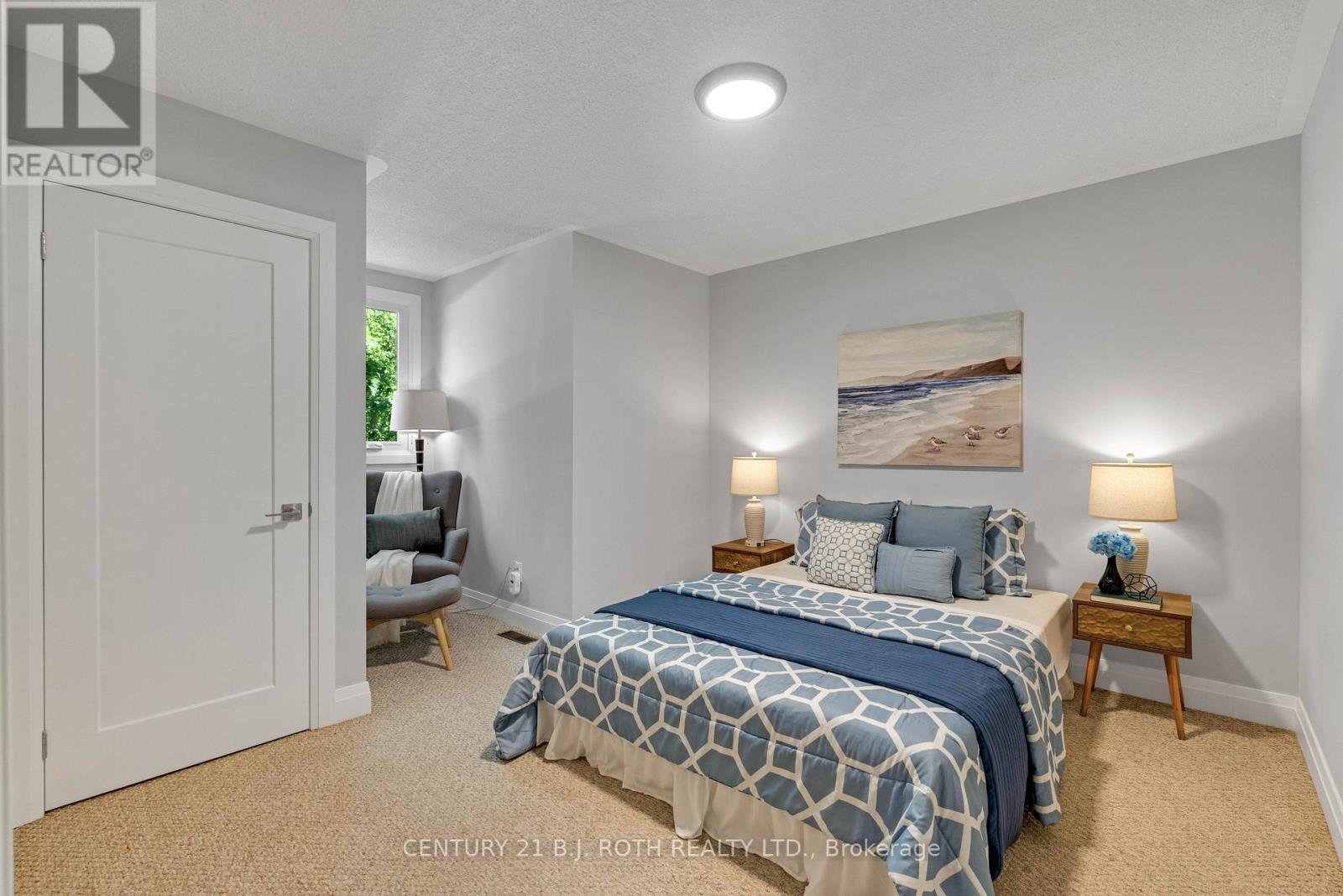 16 Spence Avenue, Springwater, ON
