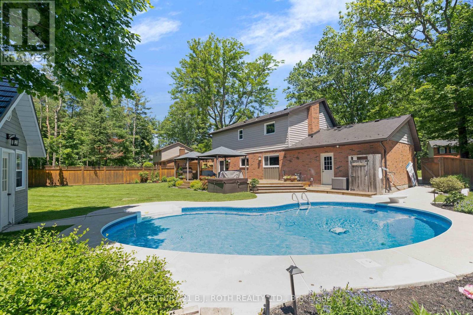 16 Spence Avenue, Springwater, ON
