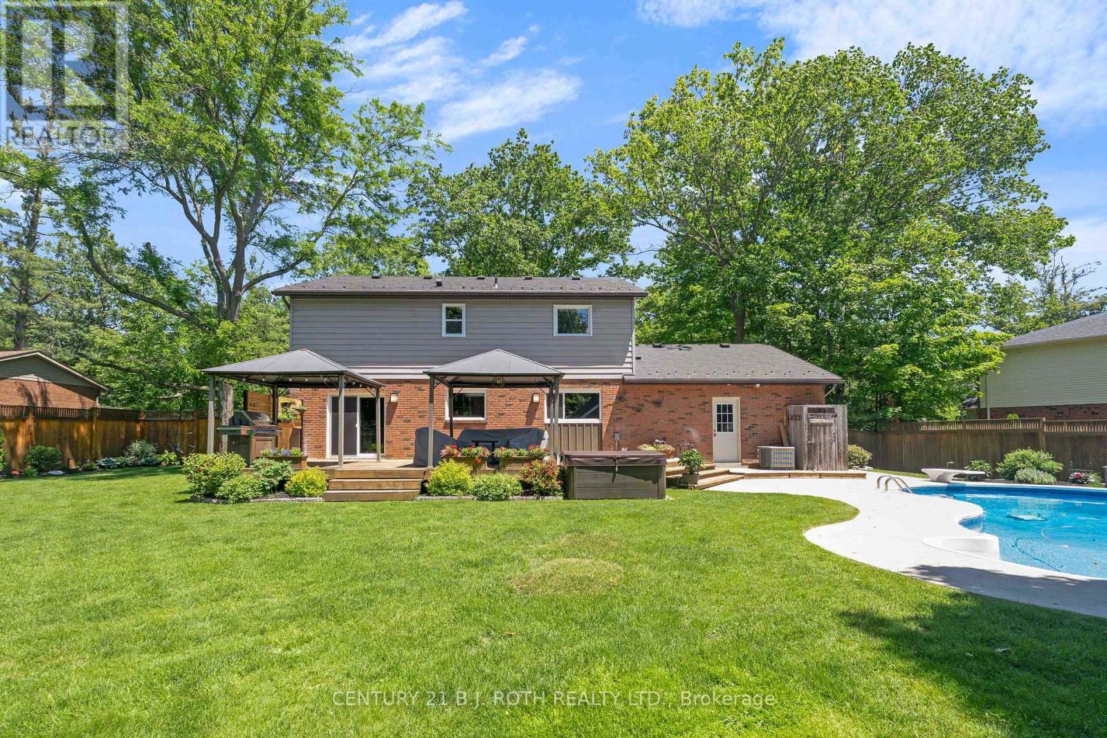 16 Spence Avenue, Springwater, ON