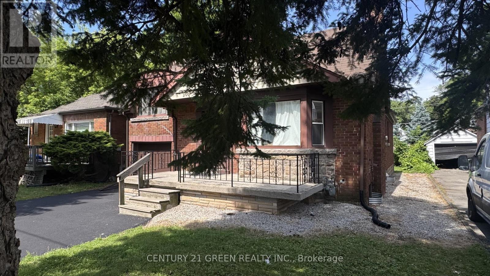 102 Dalewood Avenue, Hamilton, ON