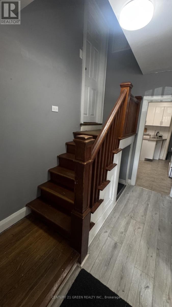 102 Dalewood Avenue, Hamilton, ON