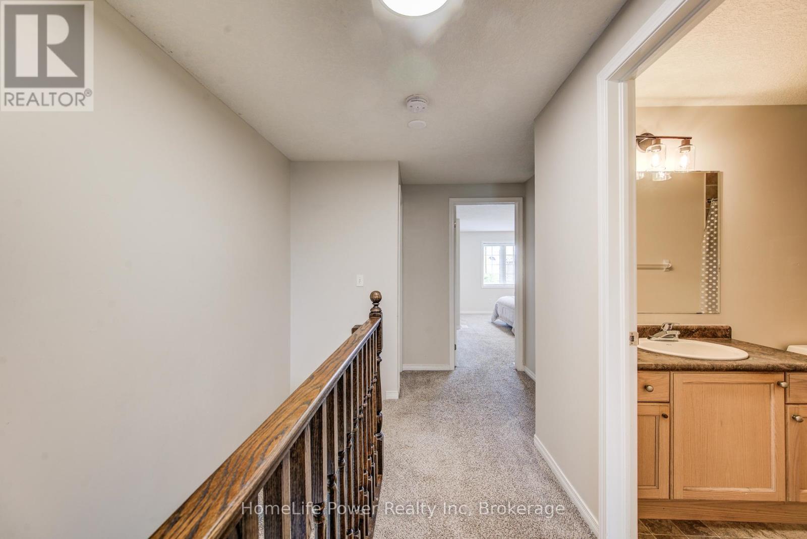 208 Featherstone Crescent, Kitchener, ON
