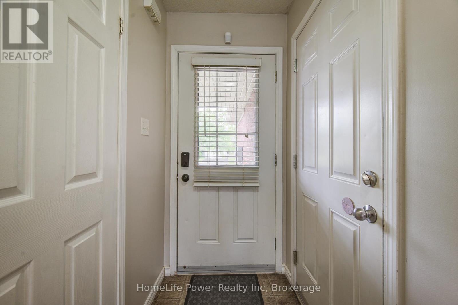 208 Featherstone Crescent, Kitchener, ON