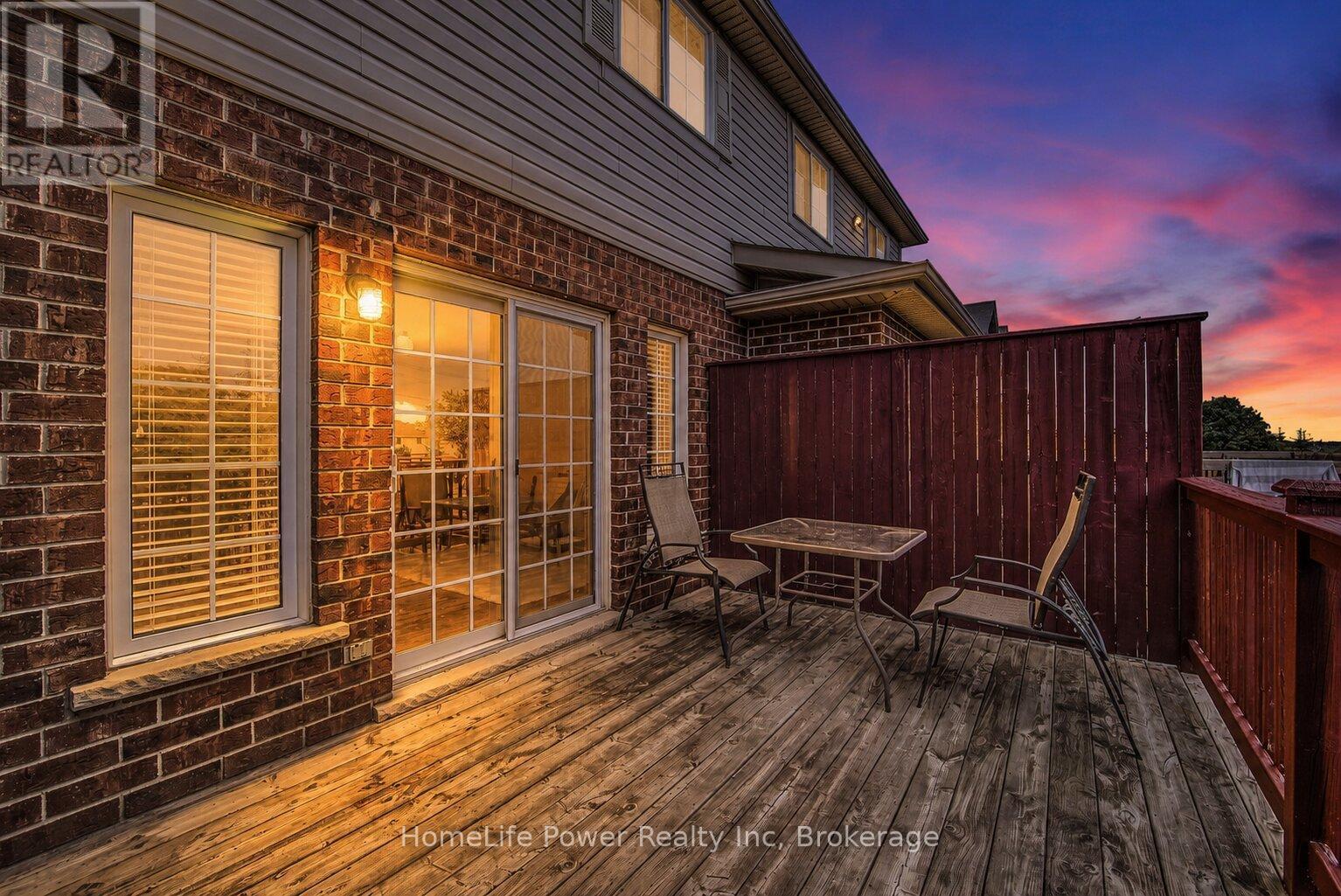 208 Featherstone Crescent, Kitchener, ON