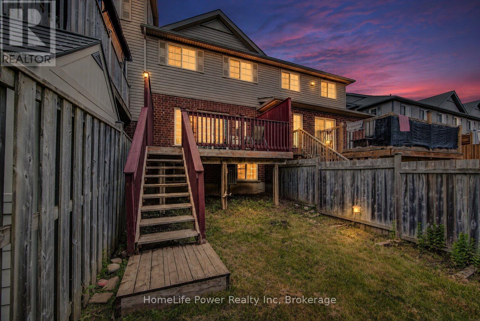 208 Featherstone Crescent, Kitchener, ON