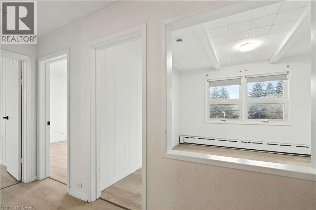 1012 North Shore Boulevard E, Burlington, ON - Indoor Photo Showing Other Room