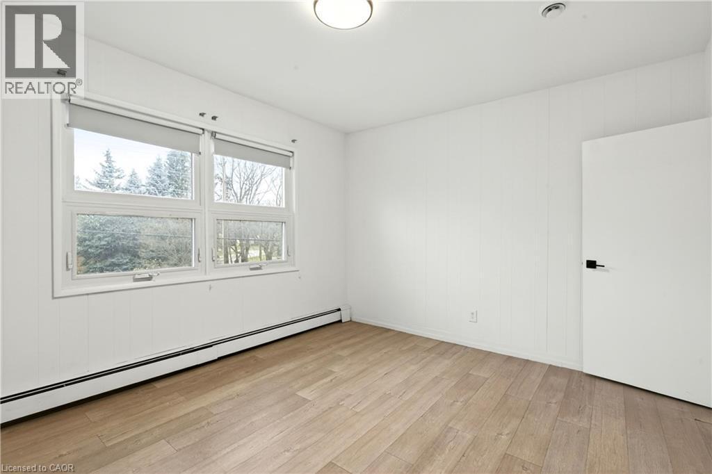 1012 North Shore Boulevard E, Burlington, ON - Indoor Photo Showing Other Room