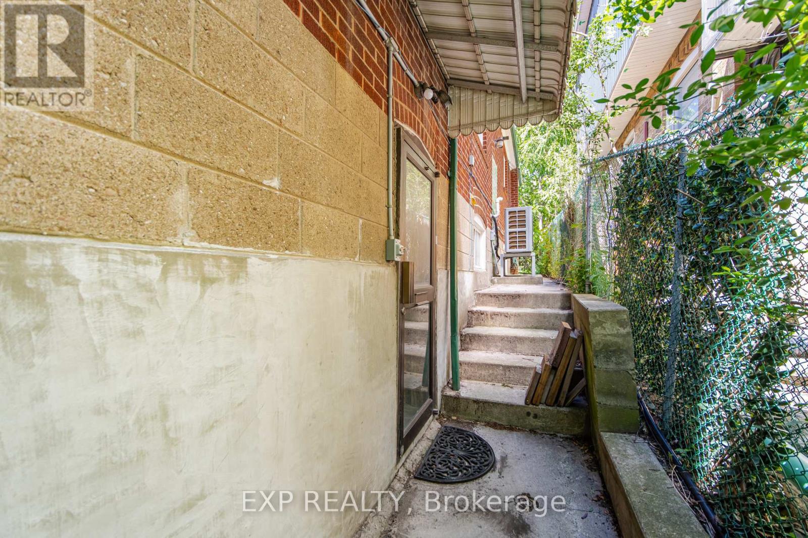 43 Ridgemoor Avenue, Toronto, ON