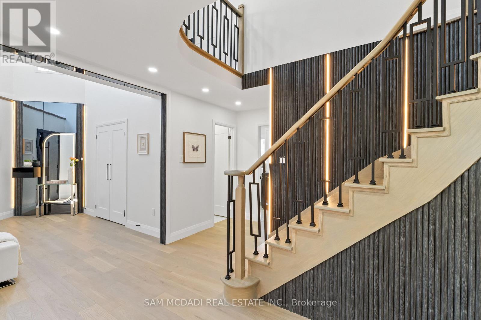 1521 Roseway Drive, Mississauga, ON