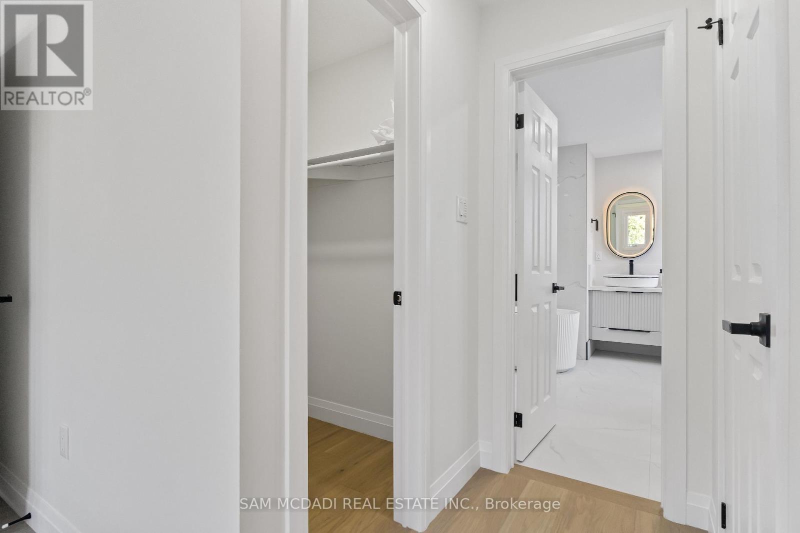 1521 Roseway Drive, Mississauga, ON