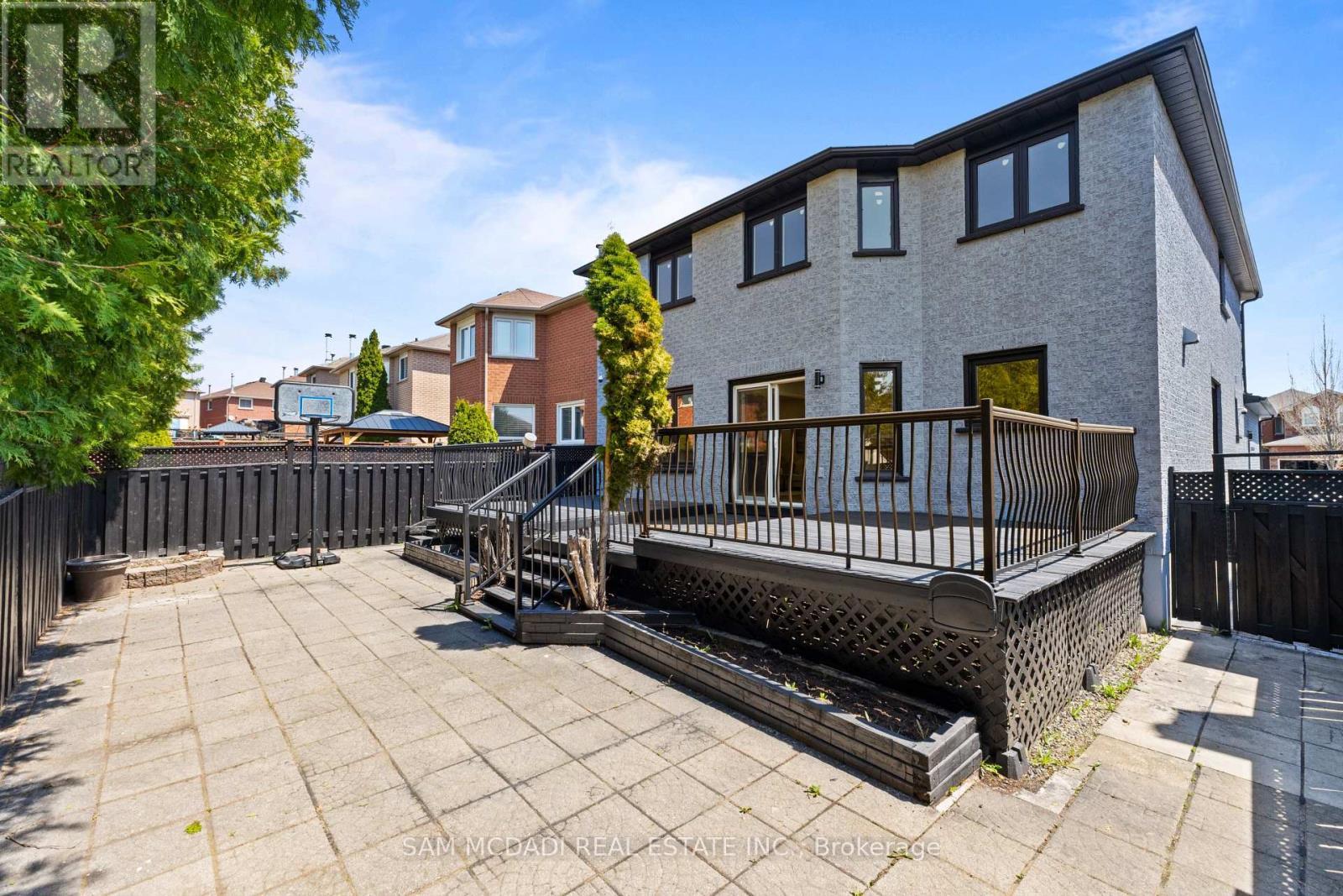 1521 Roseway Drive, Mississauga, ON