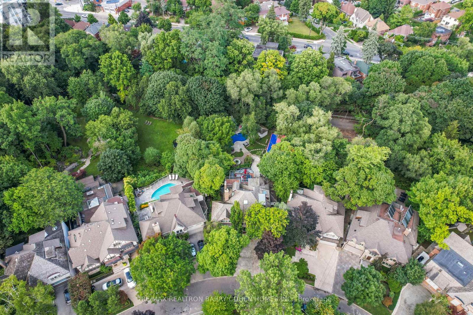 11 Ormsby Crescent, Toronto, ON