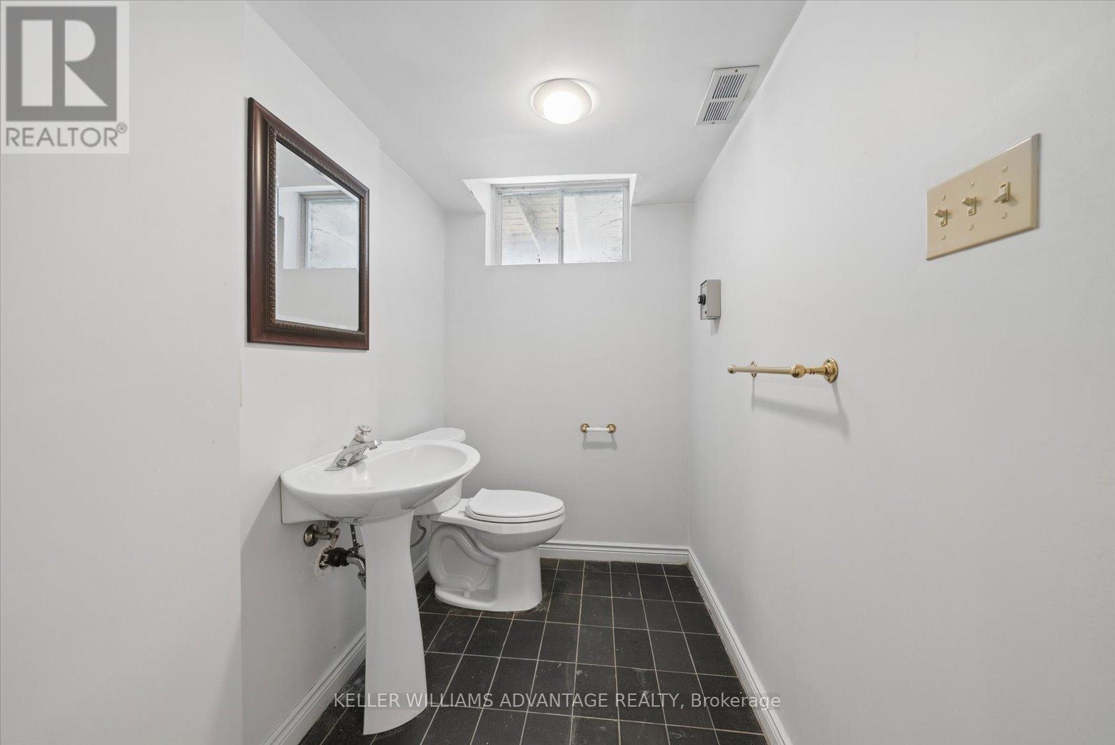 3 pc bath - 72 Bonacres Avenue, Toronto, ON