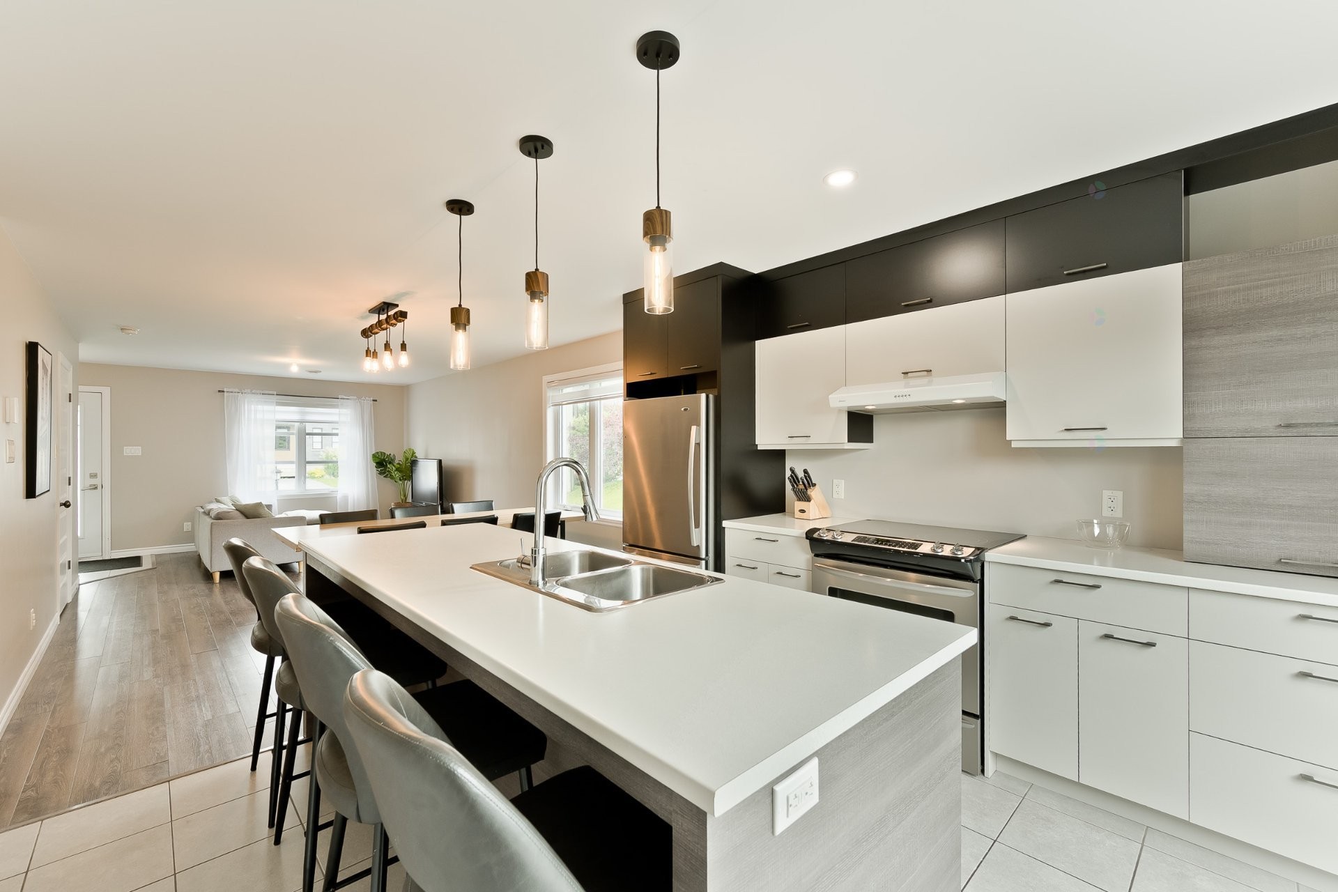 Cuisine - 95 Rue Raymond-Auger, Sherbrooke (Brompton/Rock Forest/Saint-Élie/Deauville), QC - Indoor Photo Showing Kitchen With Double Sink With Upgraded Kitchen