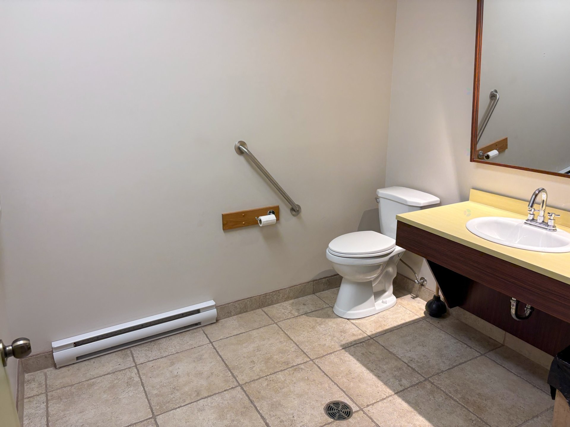Salle d'eau - 501 Rue St-Pierre, Drummondville, QC