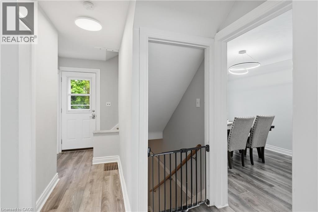 160 East 36Th Street, Hamilton, ON