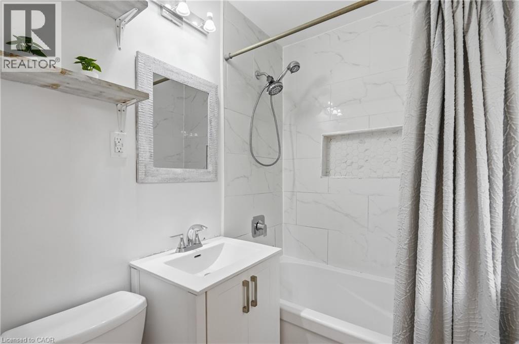 160 East 36Th Street, Hamilton, ON