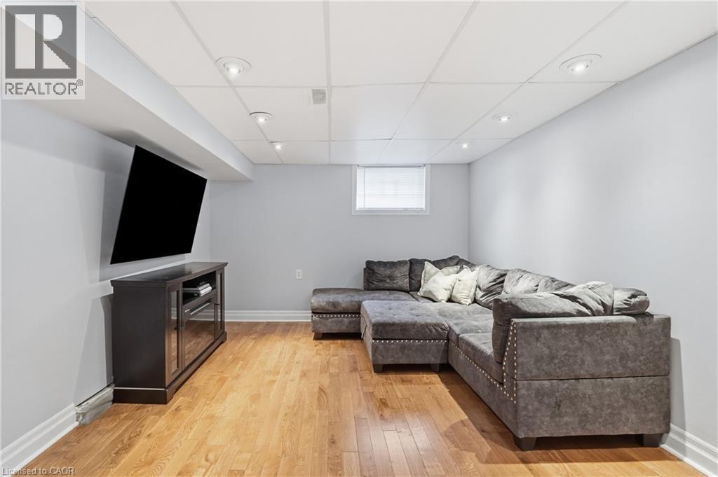 160 East 36Th Street, Hamilton, ON