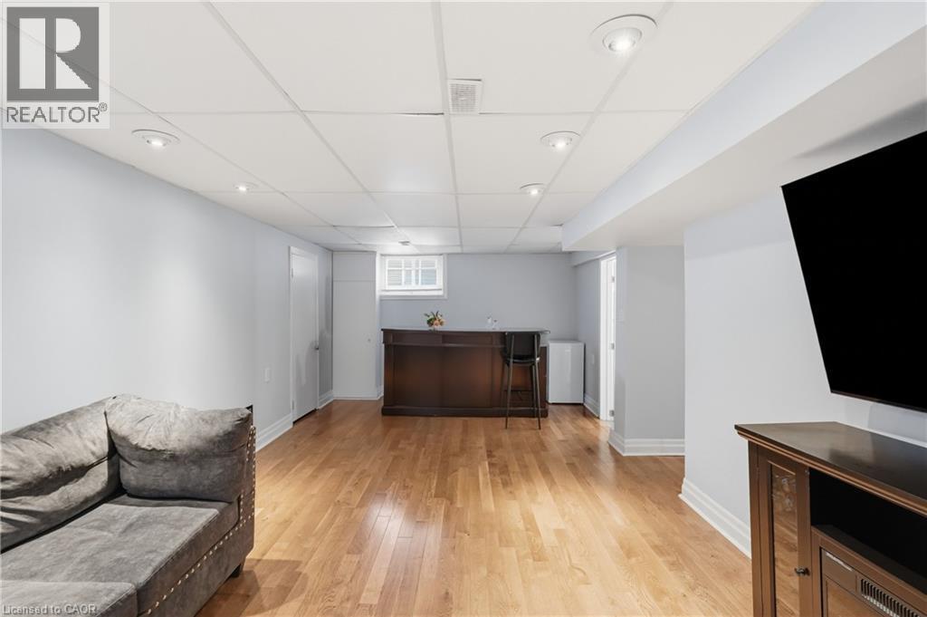 160 East 36Th Street, Hamilton, ON