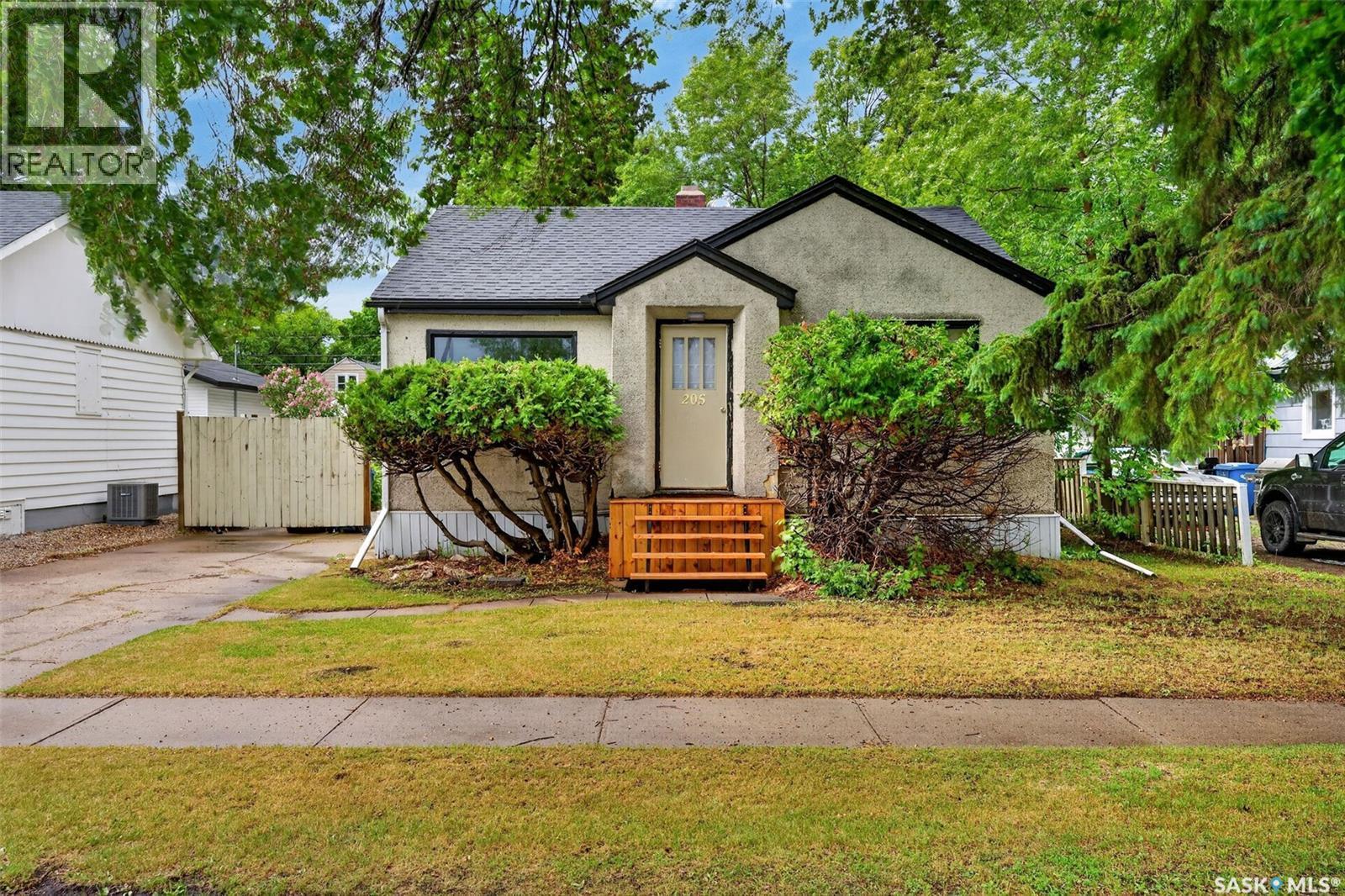 205 Bemister Avenue E, Melfort, SK