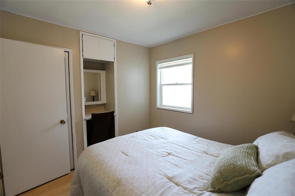 54101 Davis Point Road, St Martin, MB