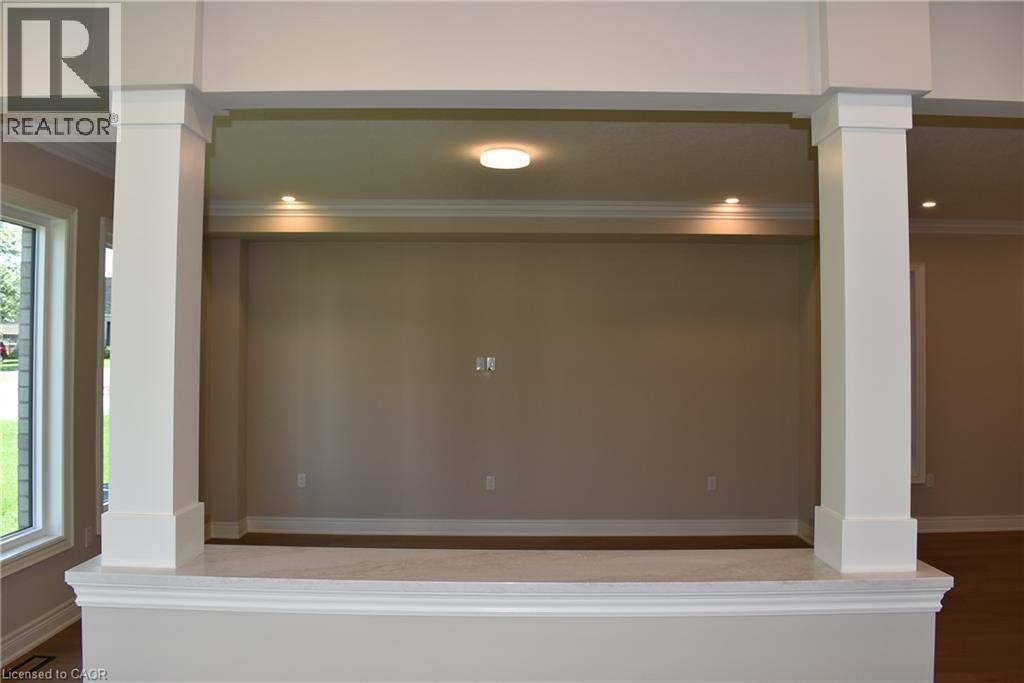 8 Dunlop Road, Hamilton, ON - Indoor Photo Showing Other Room