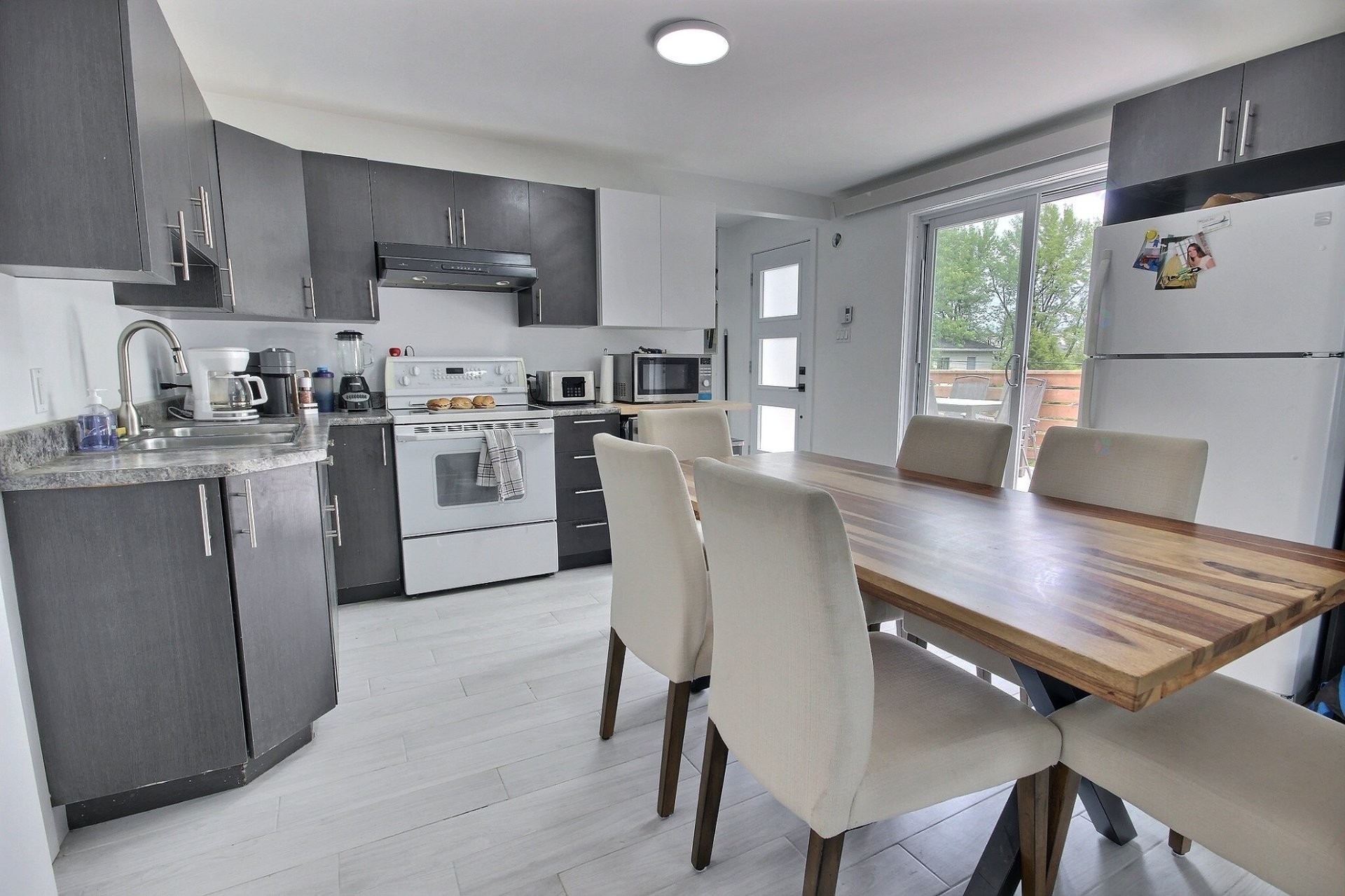 Kitchen - 109 - 111 Rue Des Oblats E., Rouyn-Noranda, QC