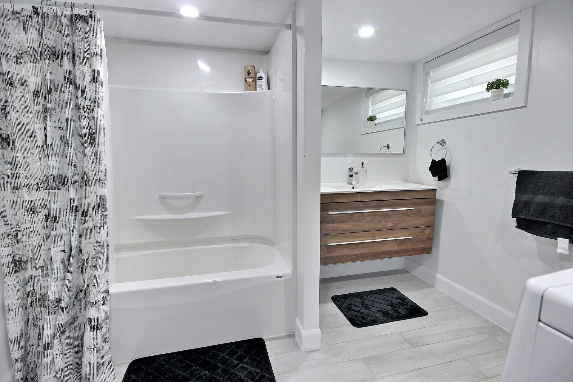 Bathroom - 109 - 111 Rue Des Oblats E., Rouyn-Noranda, QC