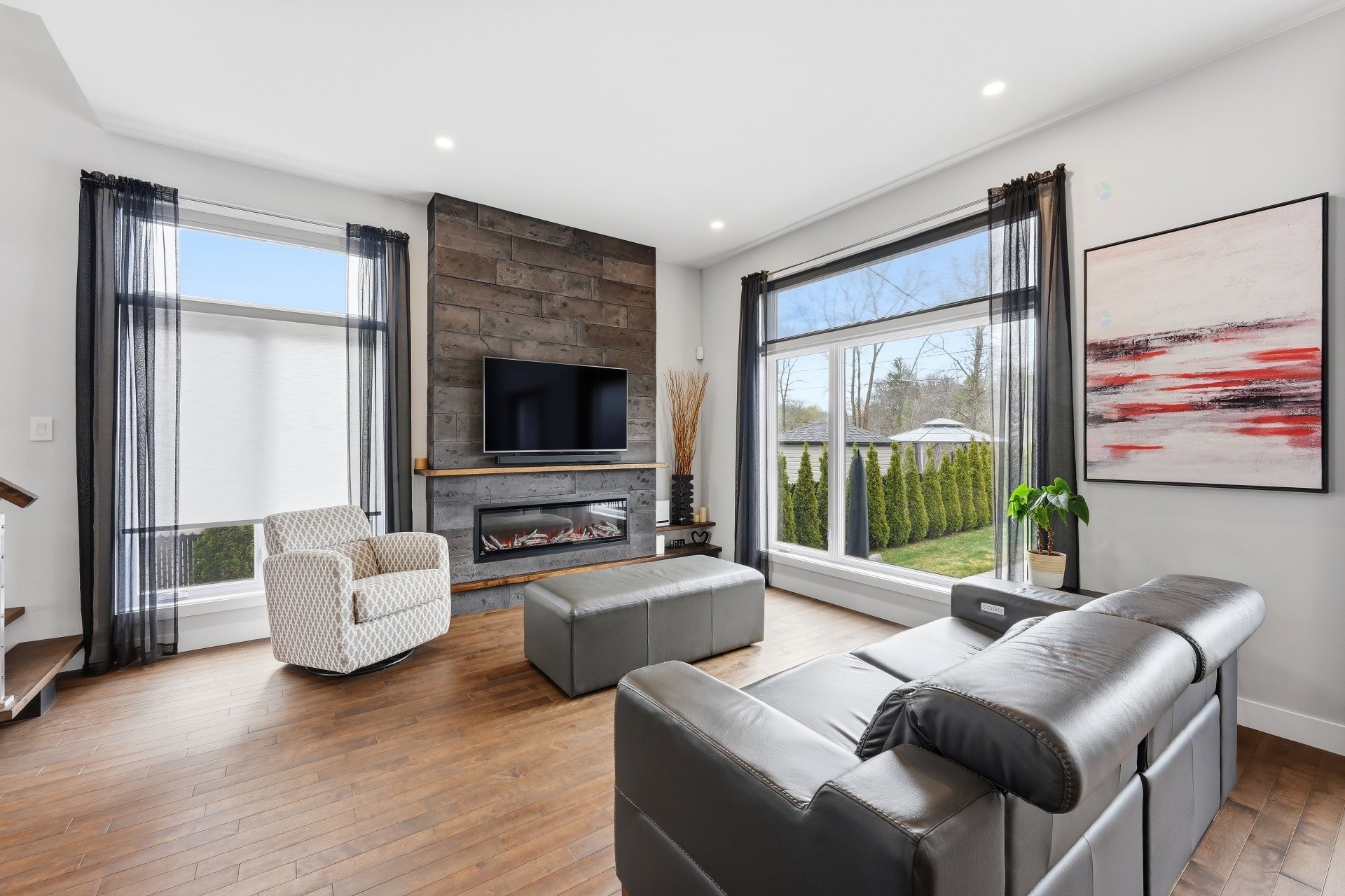 Salon - 123 Av. Du Littoral, Saint-Paul, QC - Indoor Photo Showing Living Room With Fireplace