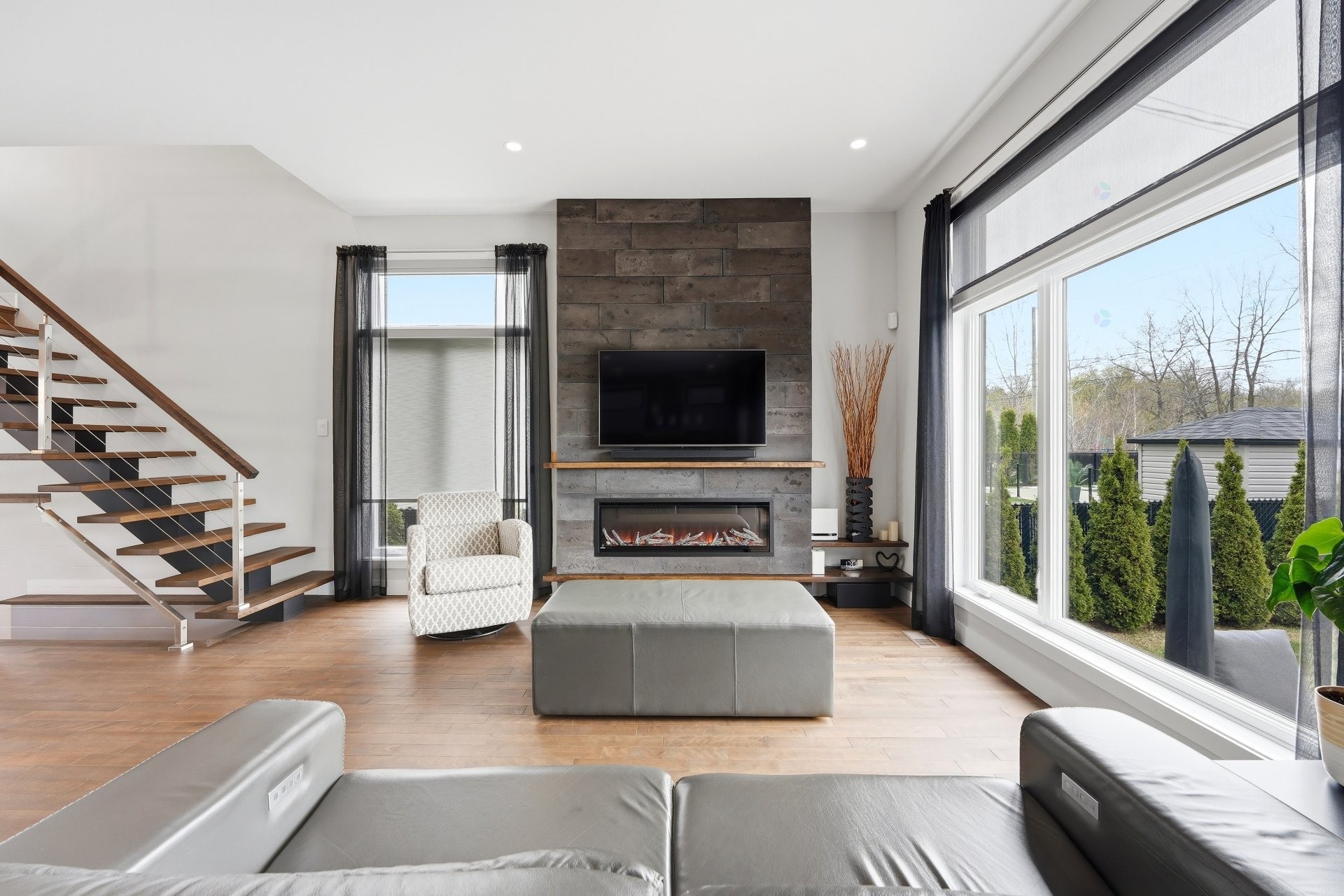 Salon - 123 Av. Du Littoral, Saint-Paul, QC - Indoor Photo Showing Living Room With Fireplace