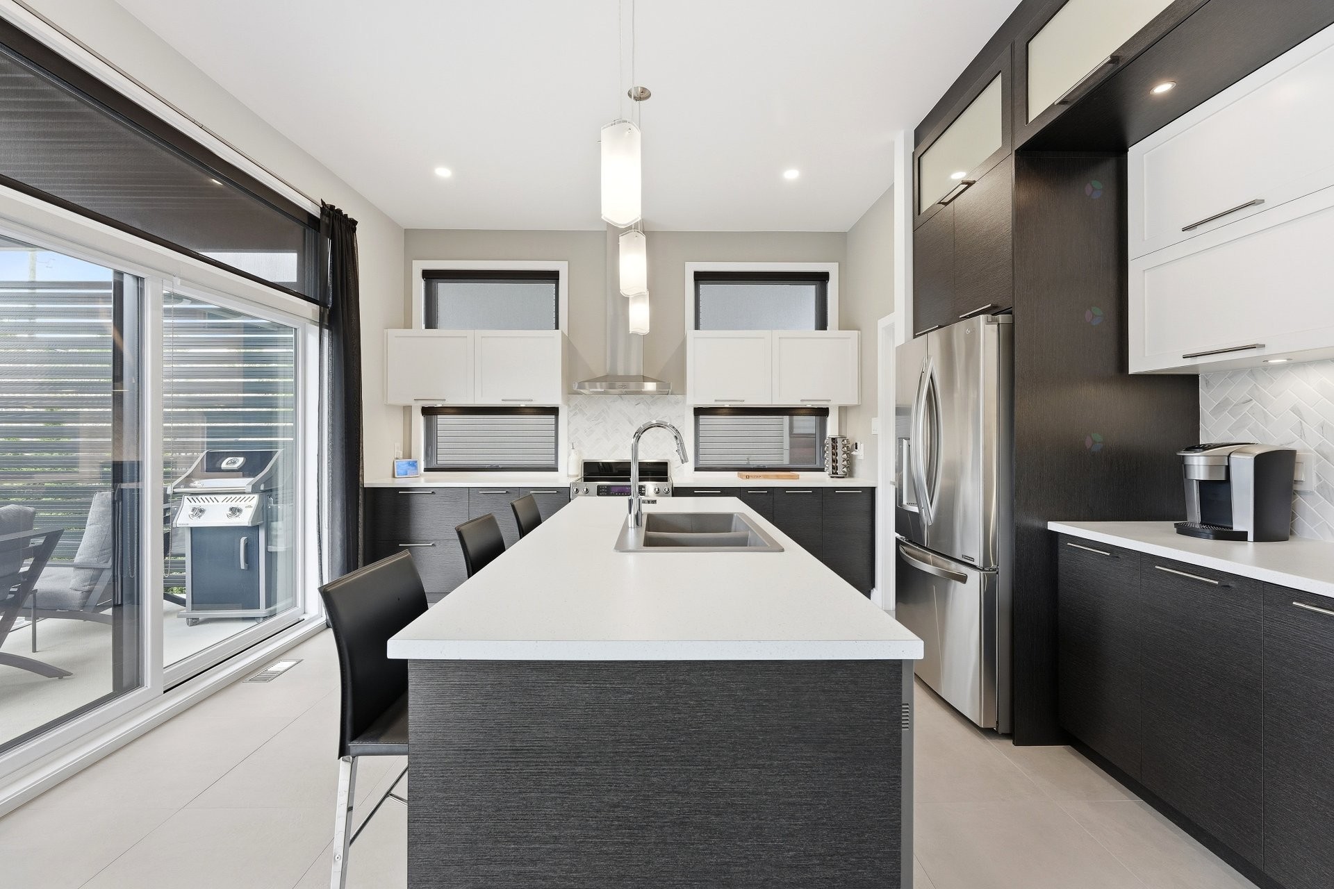 Cuisine - 123 Av. Du Littoral, Saint-Paul, QC - Indoor Photo Showing Kitchen With Double Sink