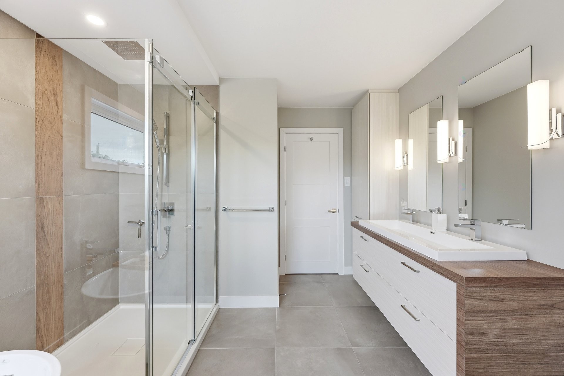 Salle de bains attenante à la CCP - 123 Av. Du Littoral, Saint-Paul, QC - Indoor Photo Showing Bathroom