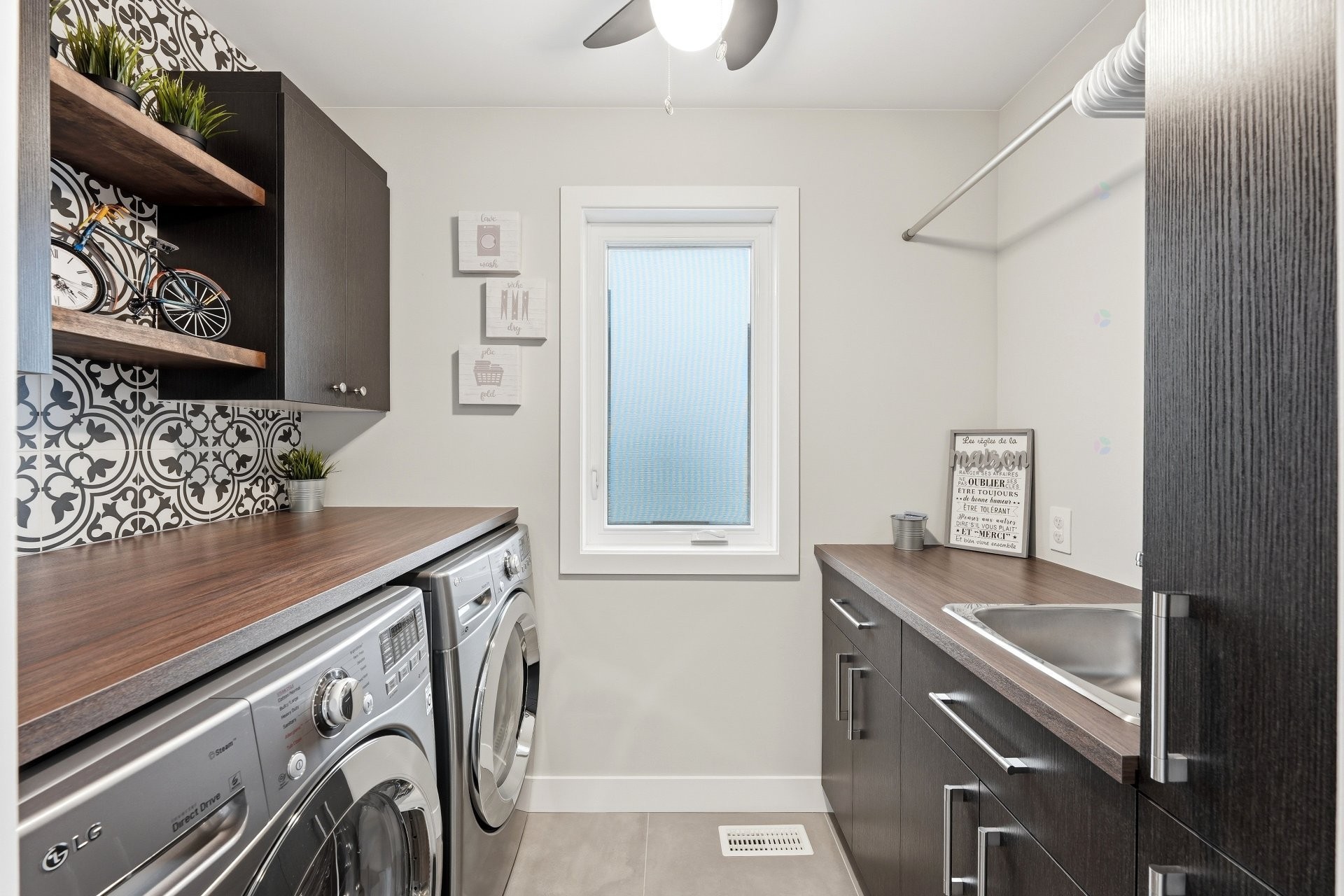 Salle de lavage - 123 Av. Du Littoral, Saint-Paul, QC - Indoor Photo Showing Laundry Room