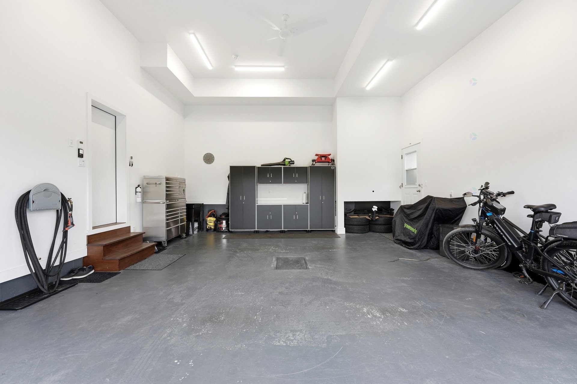 Garage - 123 Av. Du Littoral, Saint-Paul, QC - Indoor Photo Showing Garage