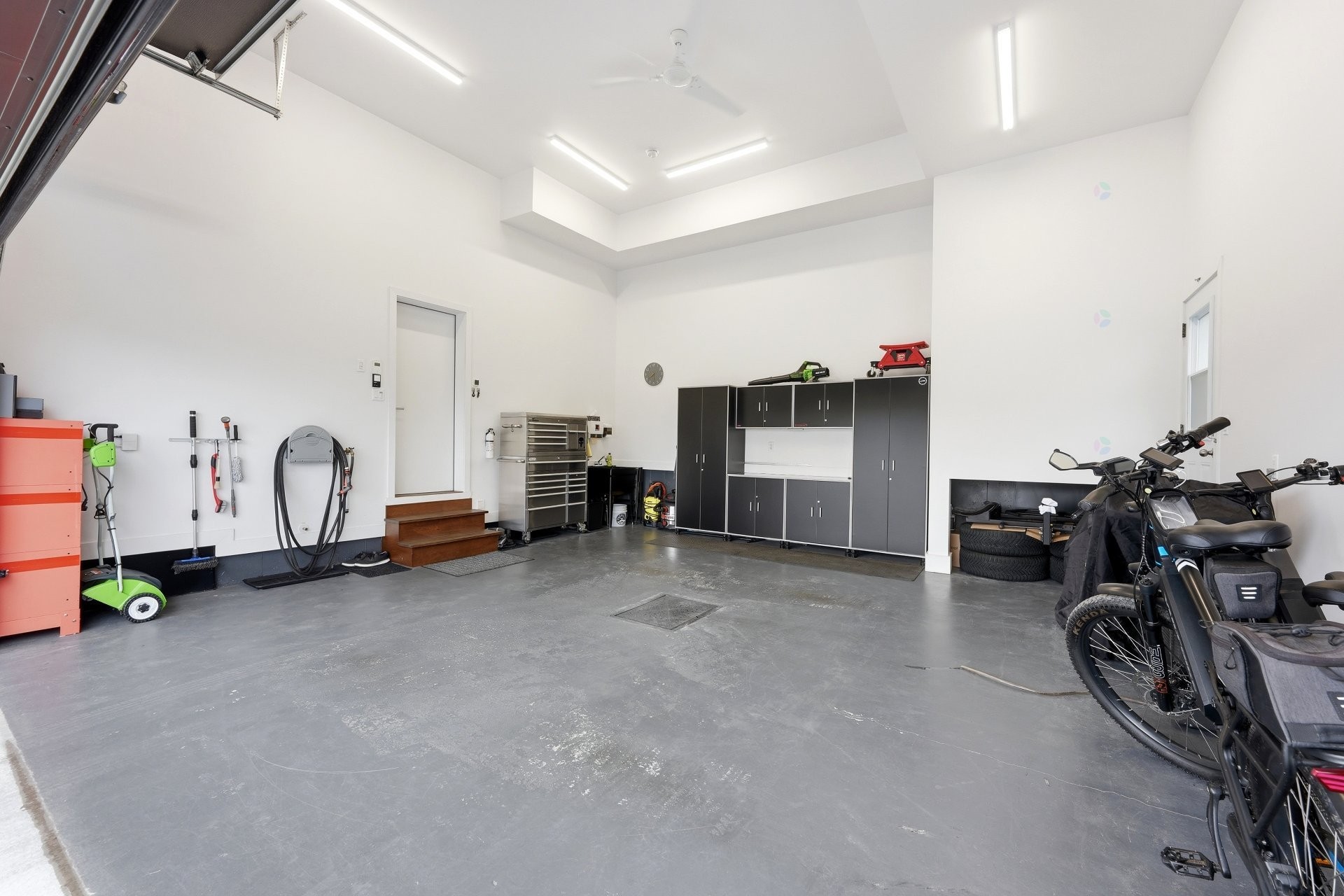 Garage - 123 Av. Du Littoral, Saint-Paul, QC - Indoor Photo Showing Garage