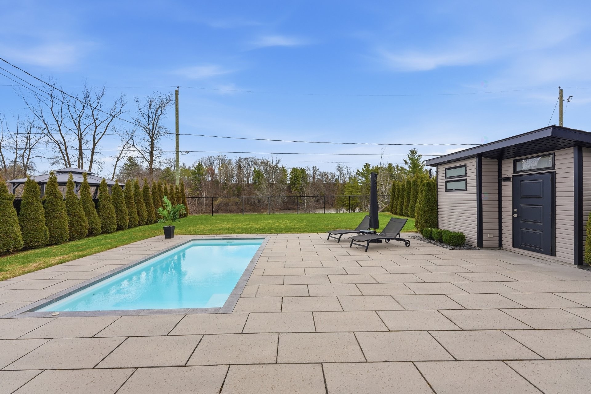 Cour - 123 Av. Du Littoral, Saint-Paul, QC - Outdoor With In Ground Pool