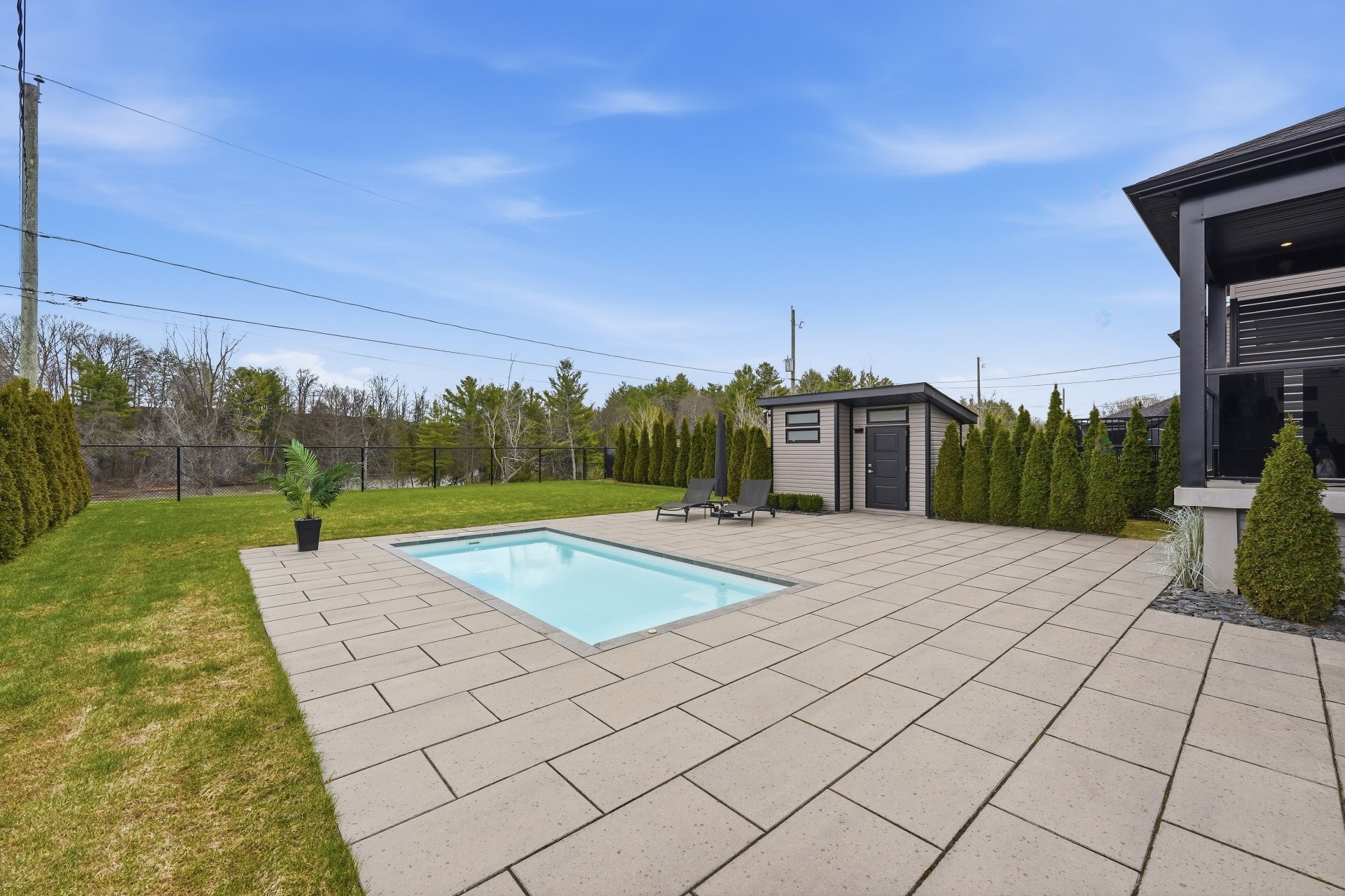 Cour - 123 Av. Du Littoral, Saint-Paul, QC - Outdoor With In Ground Pool