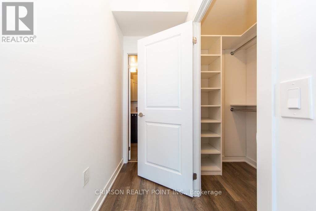 532 - 100 Eagle Rock Way, Vaughan, ON