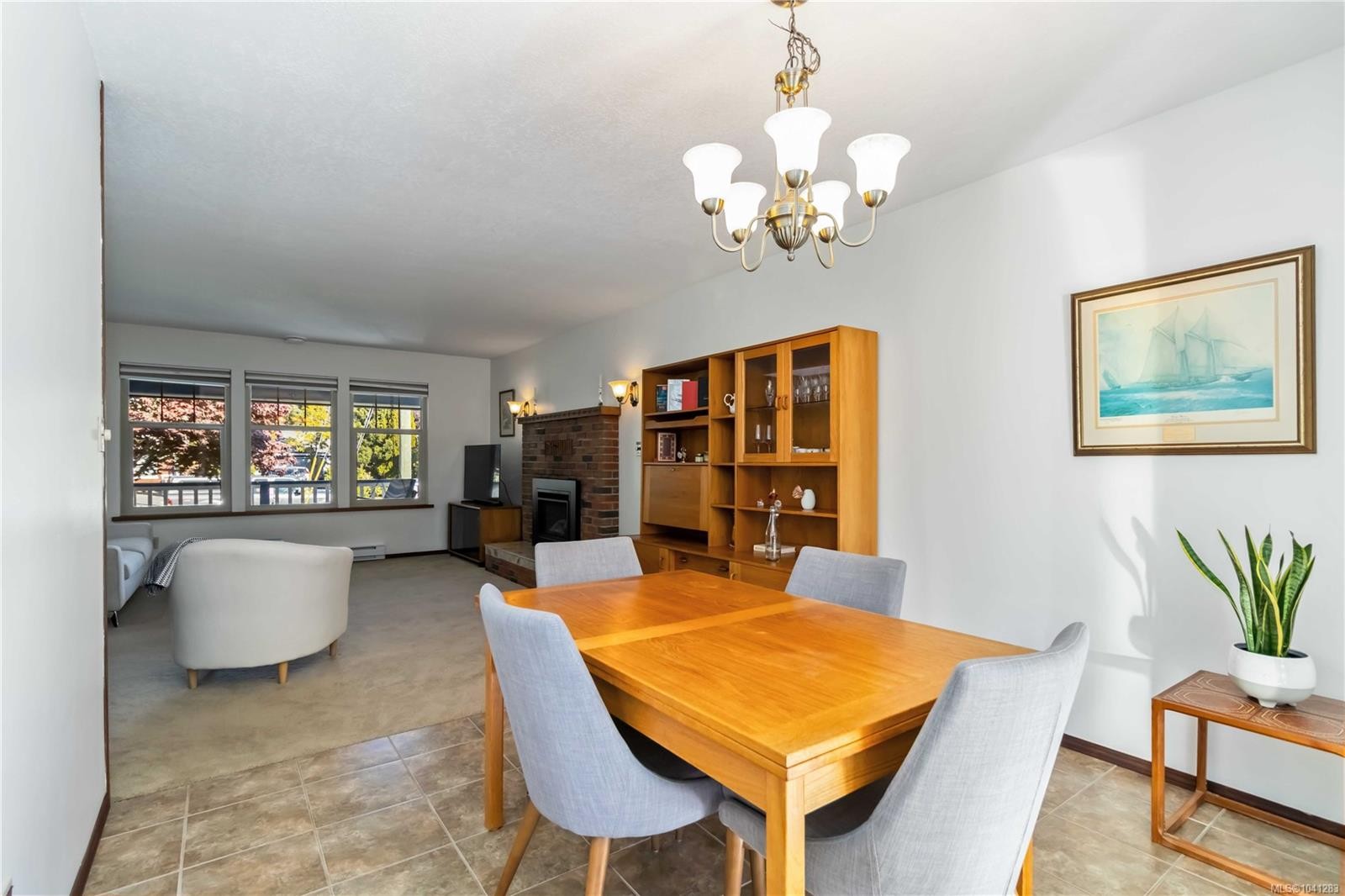 711 Miller Ave, Saanich, BC