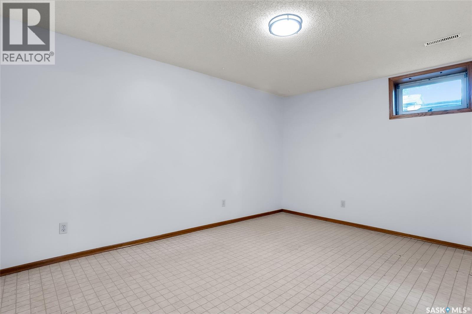 471 Wakabayashi Crescent, Saskatoon, SK