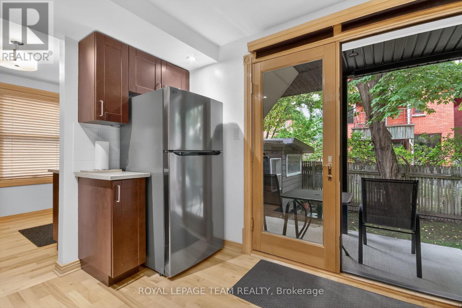 Double door for large items.... - 64 Delaware Avenue, Ottawa, ON