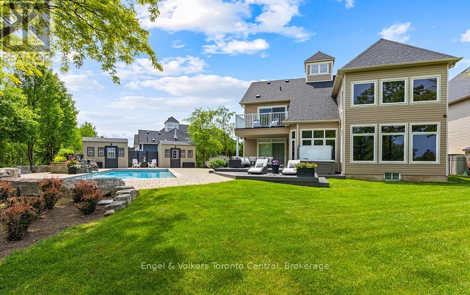 42 Silver Crescent, Collingwood, ON - Outdoor With In Ground Pool