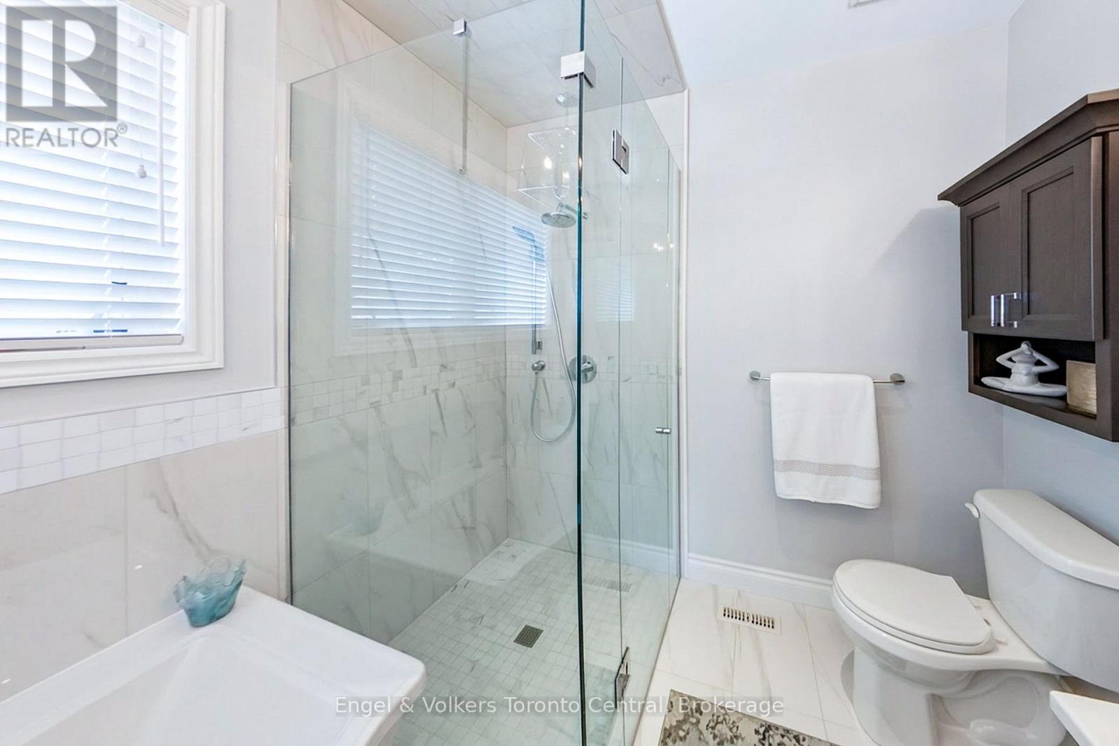 42 Silver Crescent, Collingwood, ON - Indoor Photo Showing Bathroom